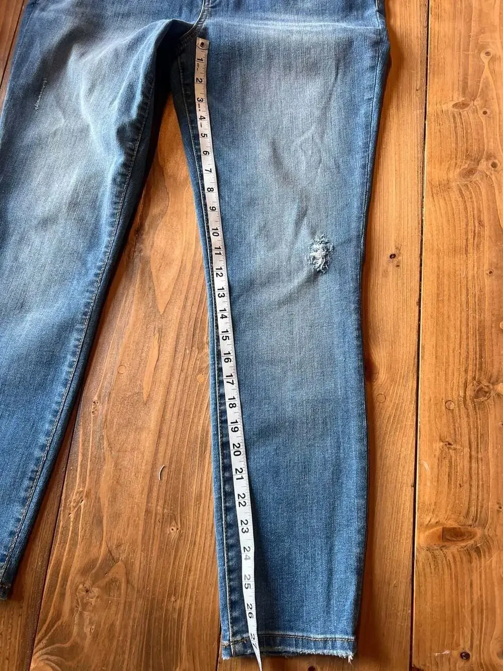 KUT from the Kloth Size 12 Distressed Skinny Jeans